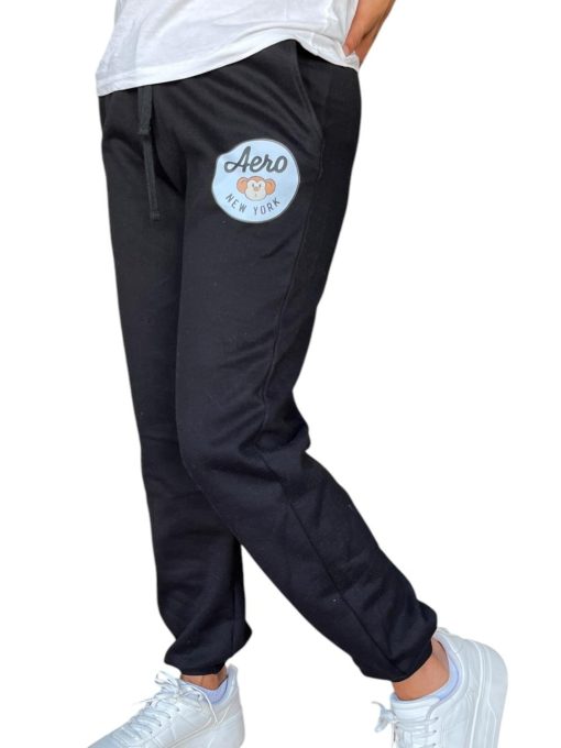 Jogger Negro Parche Mono